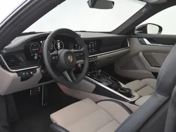 Porsche 911 Carrera S (992 II)