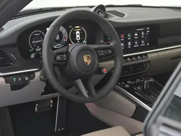 Porsche 911 Carrera S (992 II)