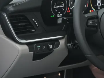 Porsche 911 Carrera S (992 II)