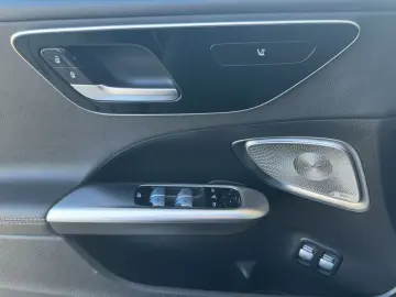 MERCEDES-BENZ C 300 e AVATNGRADE ADV