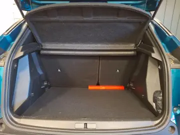 PEUGEOT 2008 GT HYBRID 145 e-DSC6  ALCANTARA