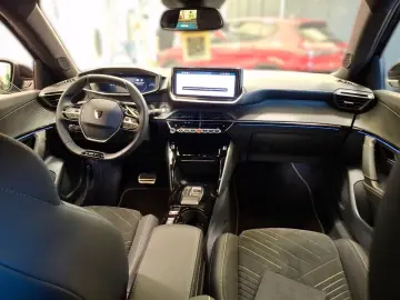 PEUGEOT 2008 GT HYBRID 145 e-DSC6  ALCANTARA