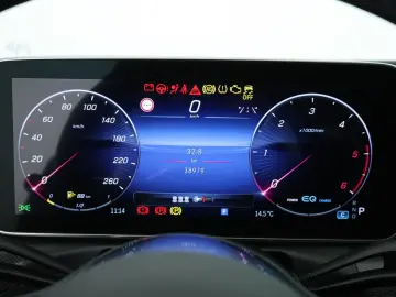 MERCEDES-BENZ C 300 d 4M Avantgarde Navigation 360 K…
