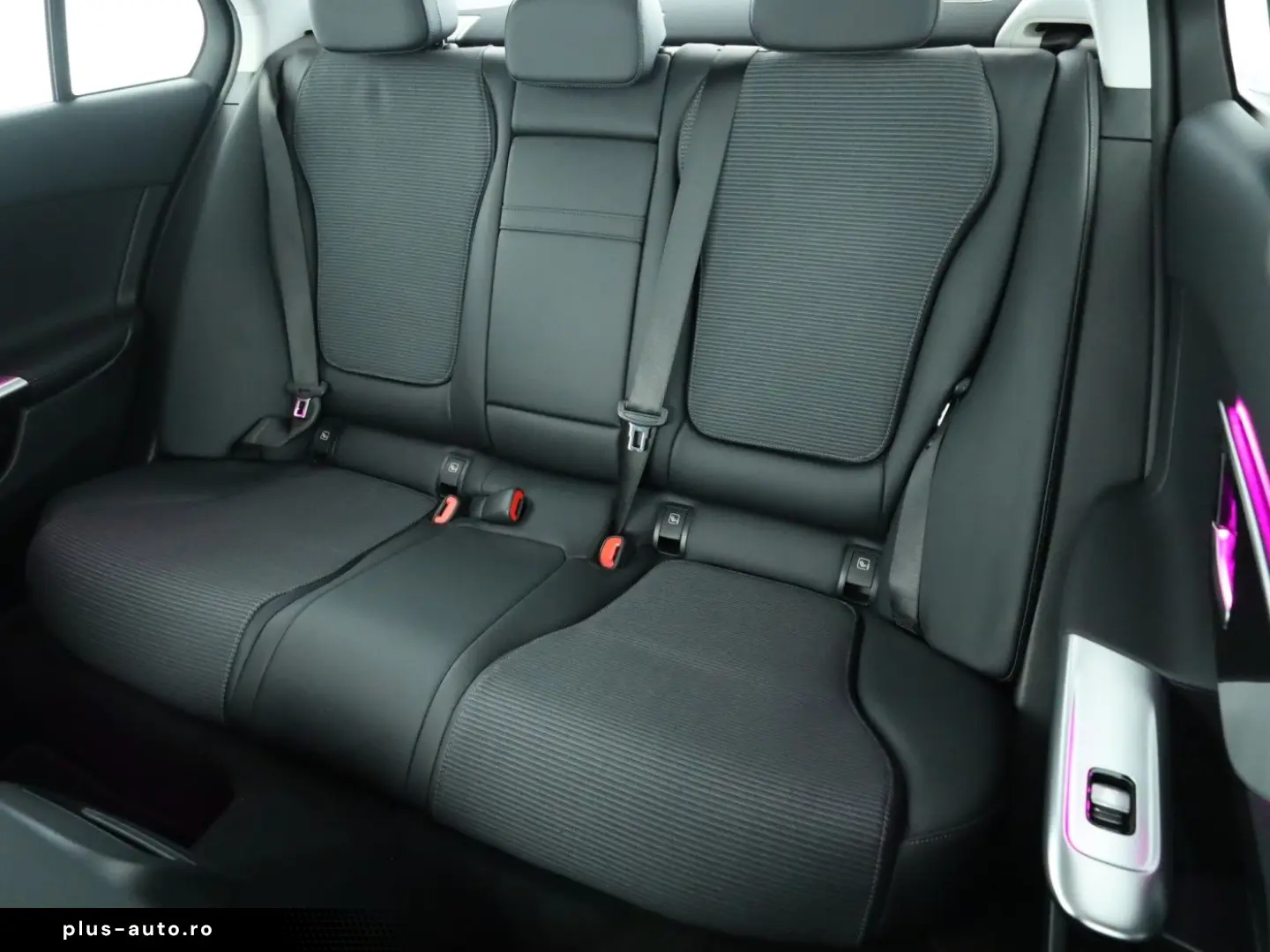 MERCEDES-BENZ C 300 d 4M Avantgarde Navigation 360 K&hellip;