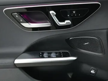 MERCEDES-BENZ C 300 d 4M Avantgarde Navigation 360 K…