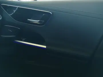 MERCEDES-BENZ C 300 d 4M  AMG Dig.Light AHK Pano Nig…