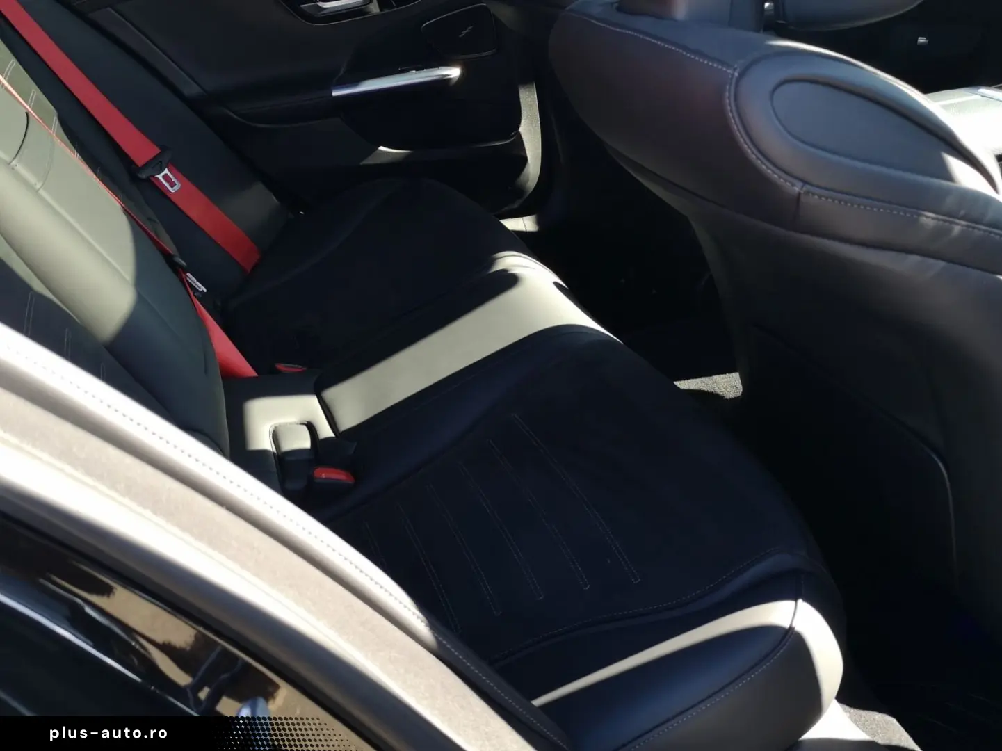 MERCEDES-BENZ C 300 d 4M  AMG Dig.Light AHK Pano Nig&hellip;