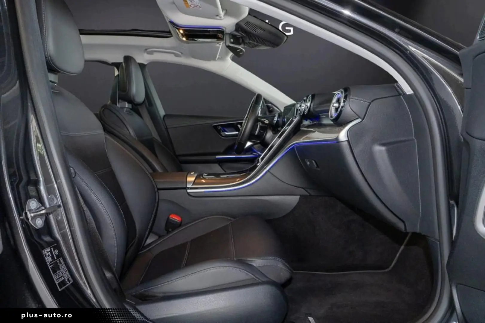 MERCEDES-BENZ C 300 d 4M  AMG Pano Head up Digital AHK