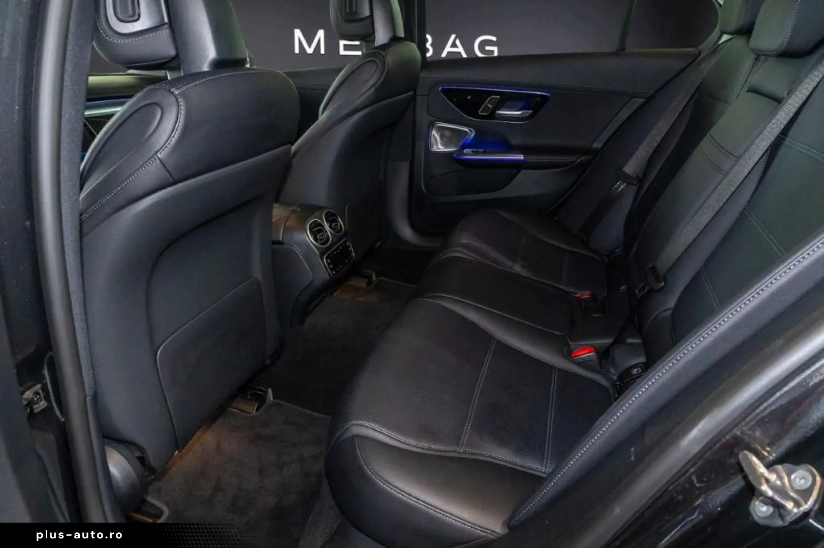 MERCEDES-BENZ C 300 d 4M  AMG Pano Head up Digital AHK