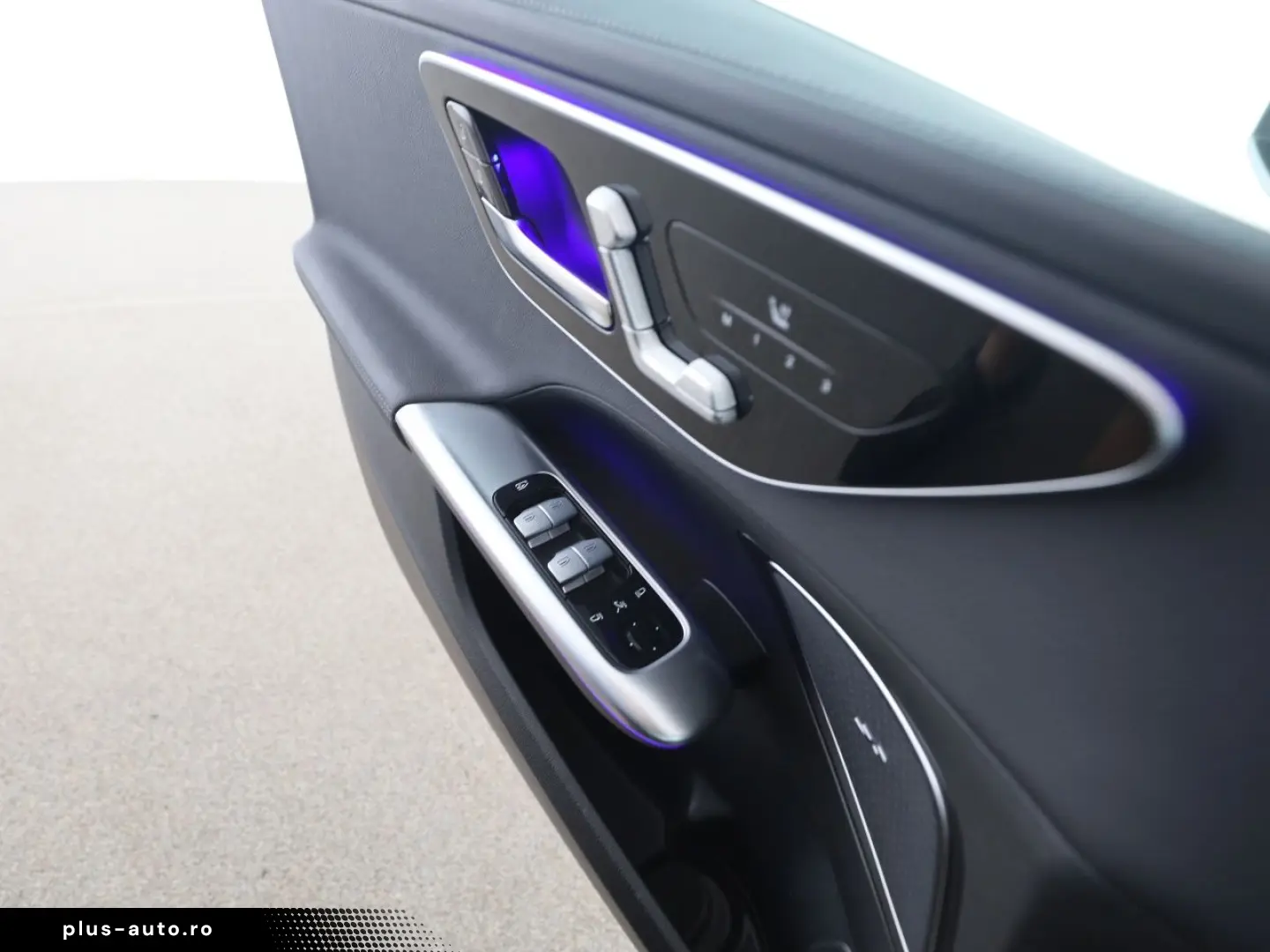 MERCEDES-BENZ C 300 d 4M AMG Standhz Pano AHK Distr.&hellip;