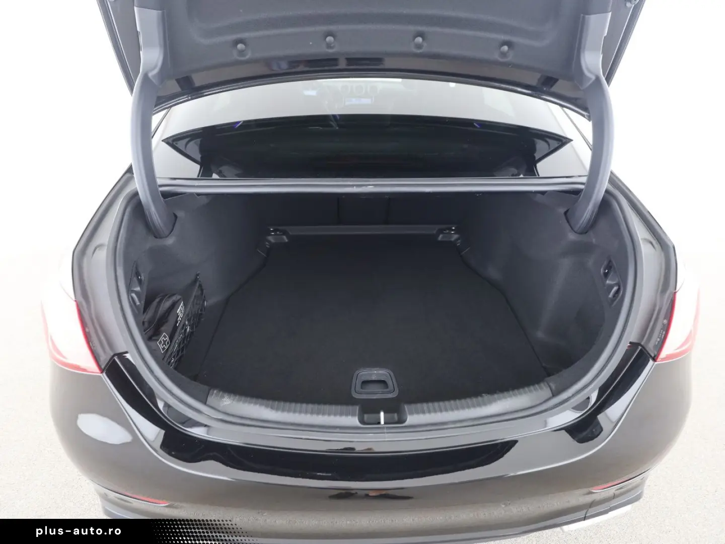 MERCEDES-BENZ C 300 d 4M AMG Standhz Pano AHK Distr.&hellip;