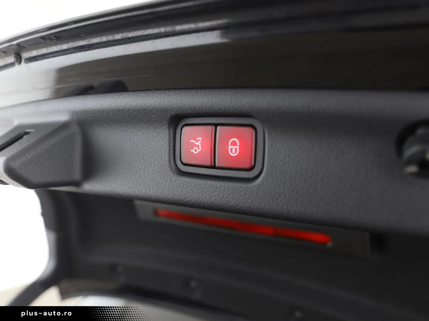 MERCEDES-BENZ C 300 d 4M AMG Standhz Pano AHK Distr.&hellip;