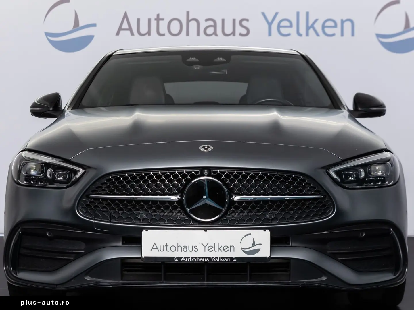 MERCEDES-BENZ C 300 4M AMG-LINE  DISTR PANO AHK 360