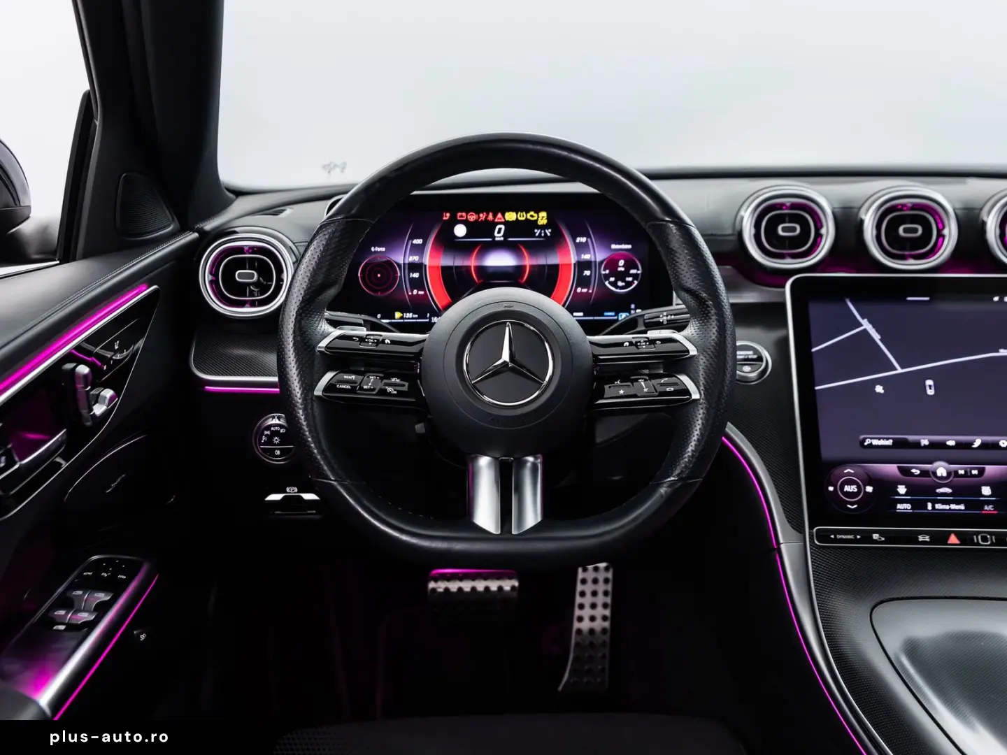 MERCEDES-BENZ C 300 4M AMG-LINE  DISTR PANO AHK 360