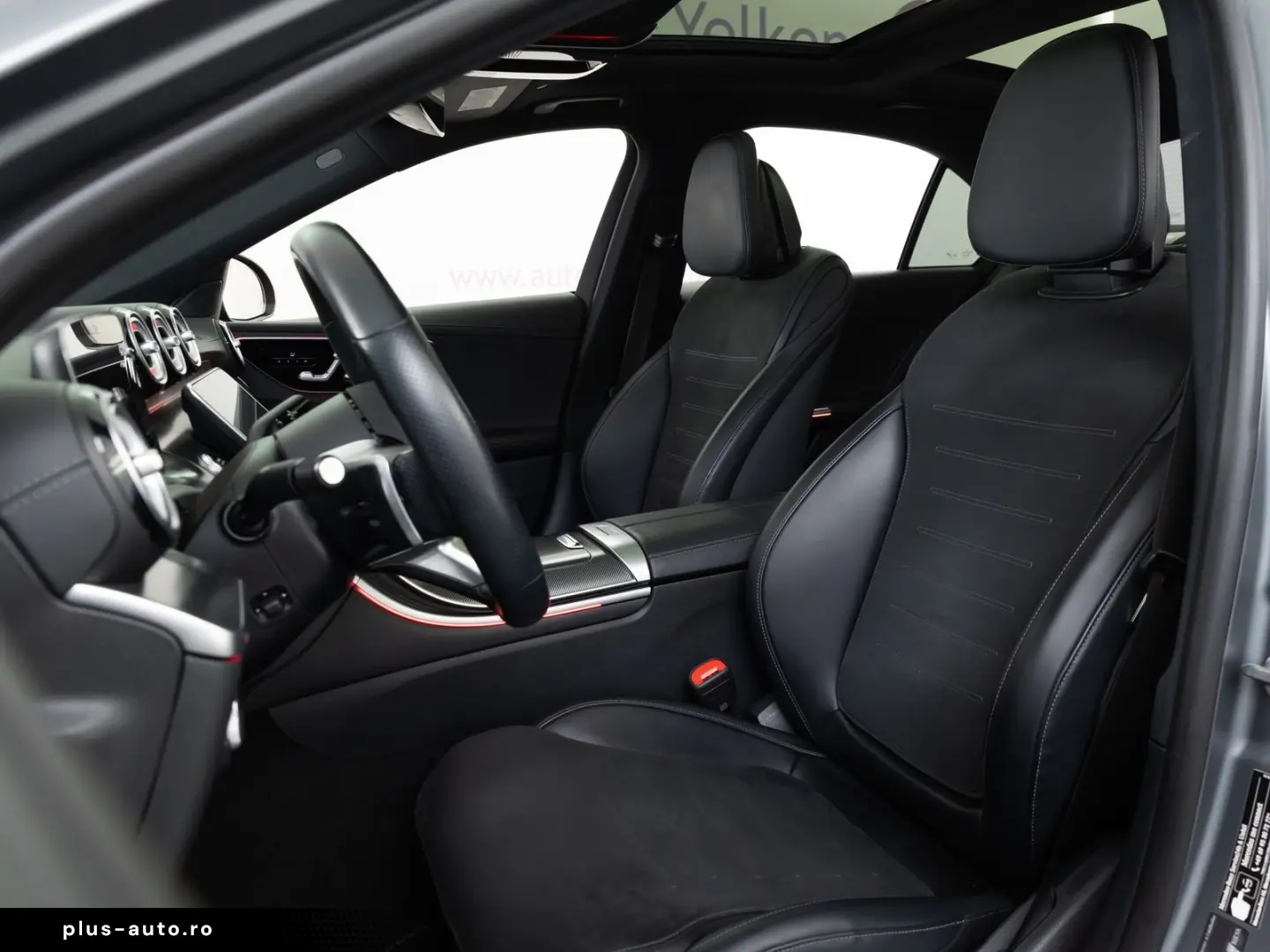 MERCEDES-BENZ C 300 4M AMG-LINE  DISTR PANO AHK 360
