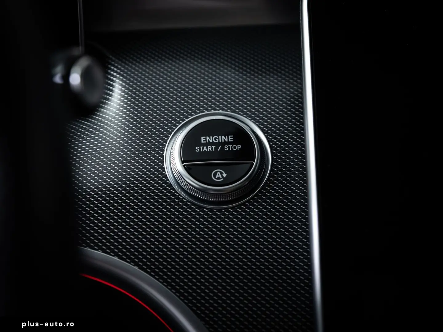 MERCEDES-BENZ C 300 4M AMG-LINE  DISTR PANO AHK 360