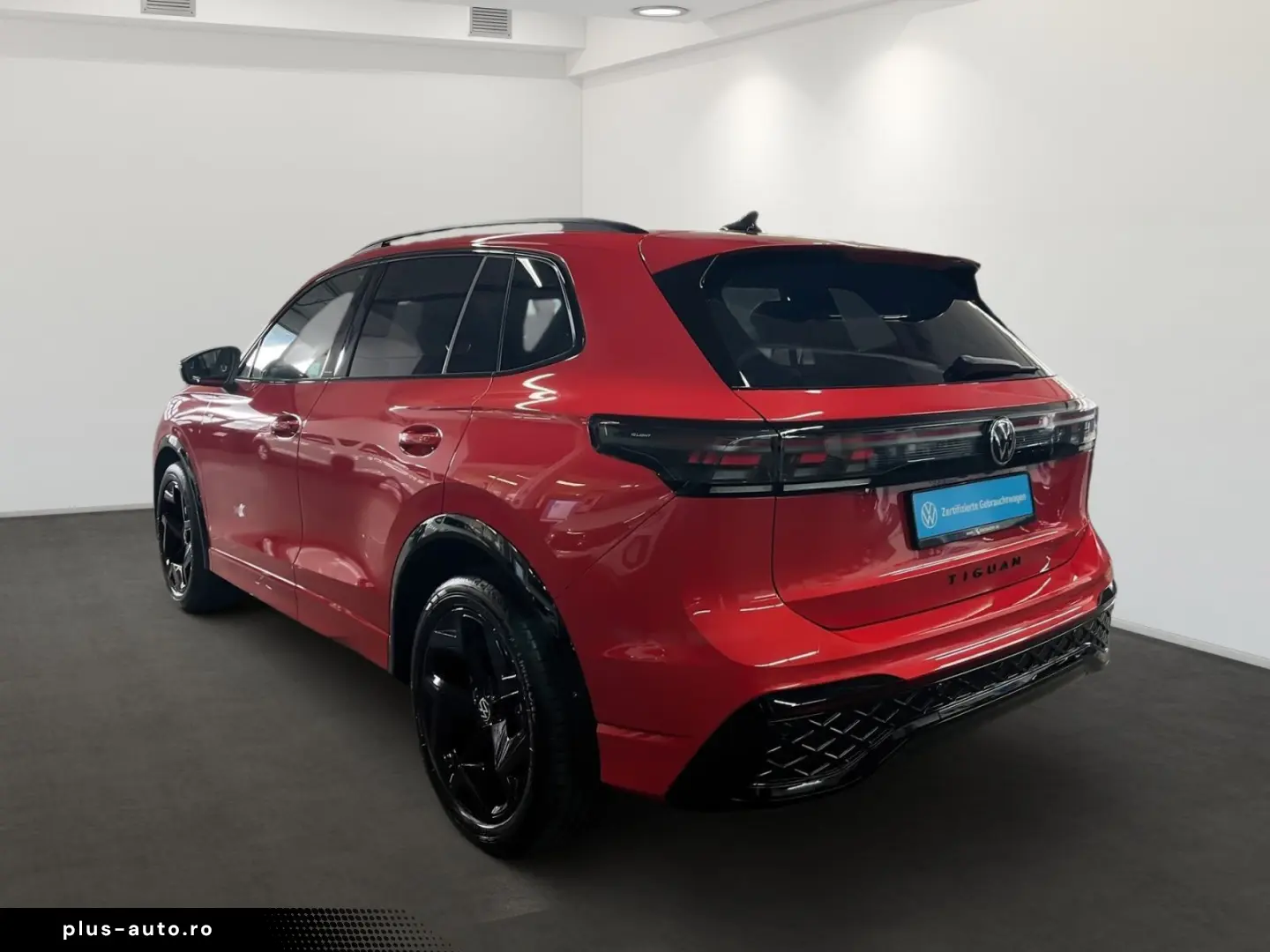 VW Tiguan R-Line TDI DSG Navi AHK PANO RFK
