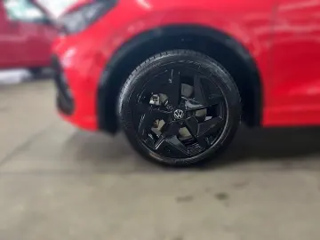 VW Tiguan R-Line TDI DSG Navi AHK PANO RFK
