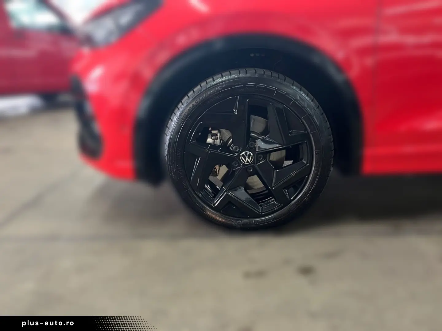 VW Tiguan R-Line TDI DSG Navi AHK PANO RFK
