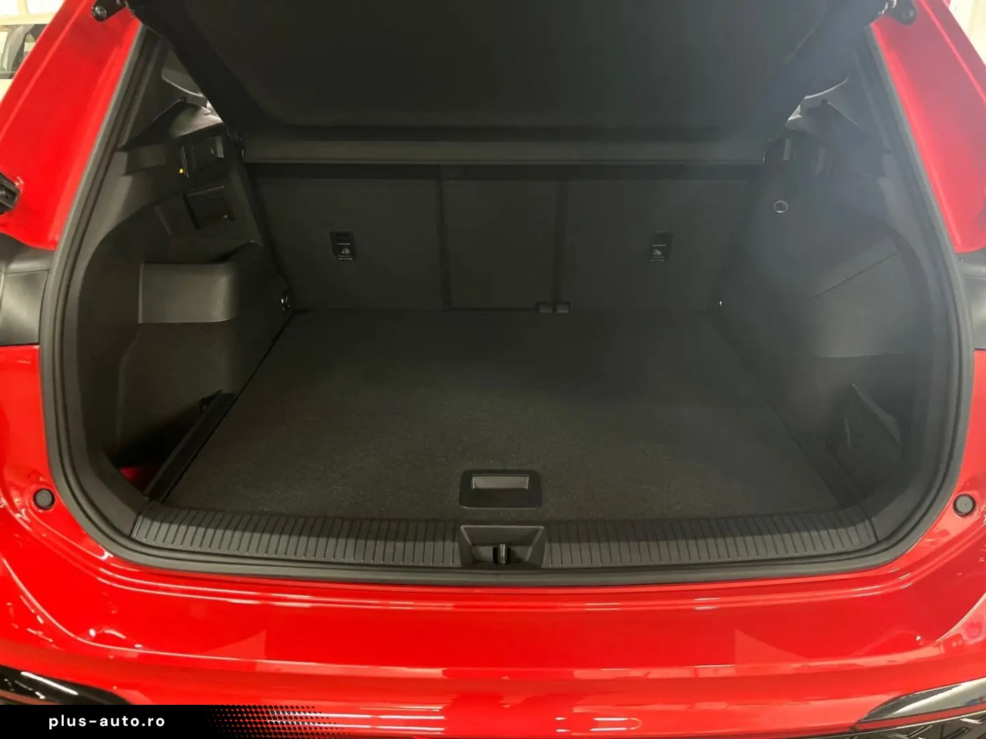 VW Tiguan R-Line TDI DSG Navi AHK PANO RFK