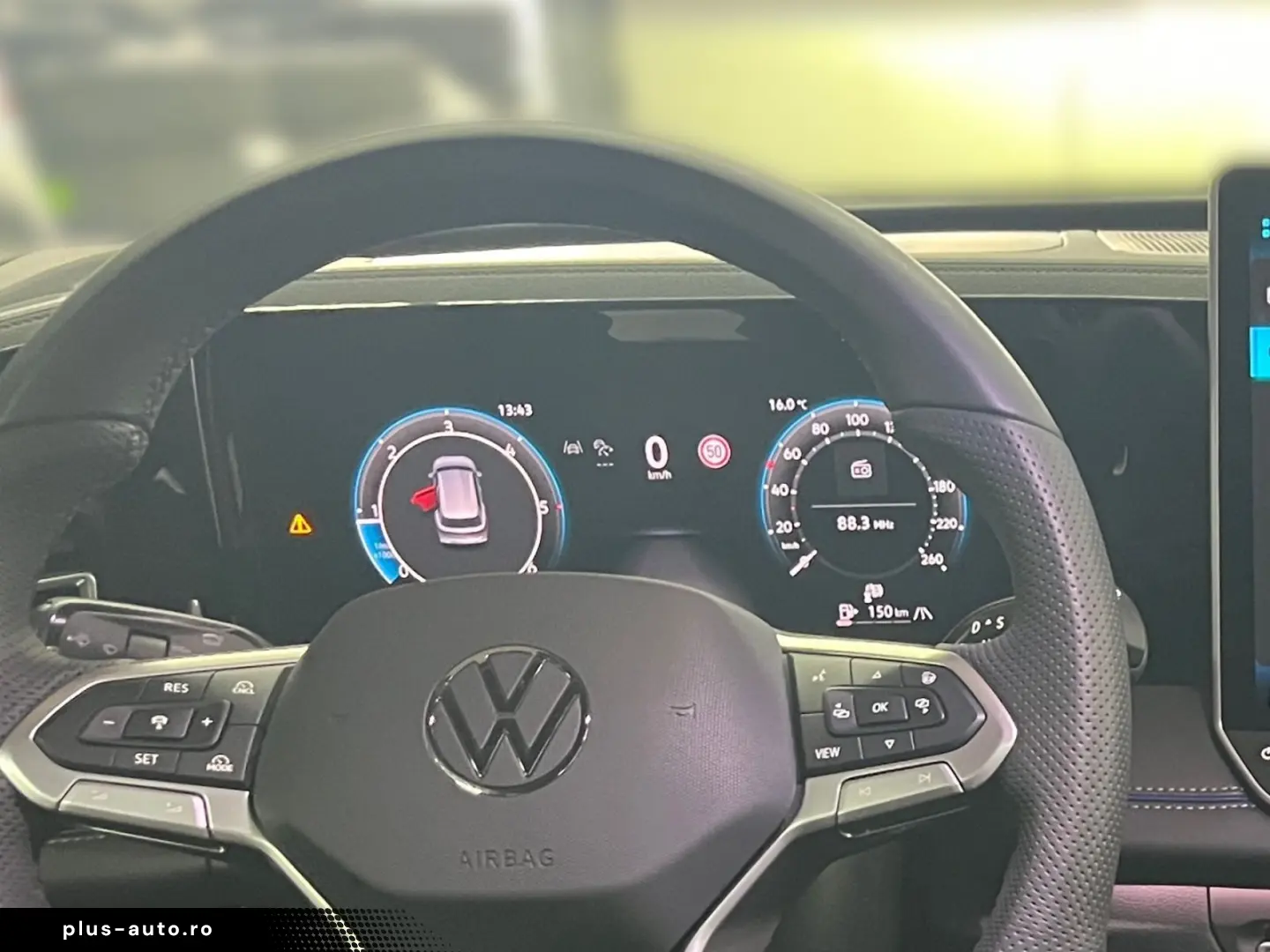 VW Tiguan R-Line TDI DSG Navi AHK PANO RFK