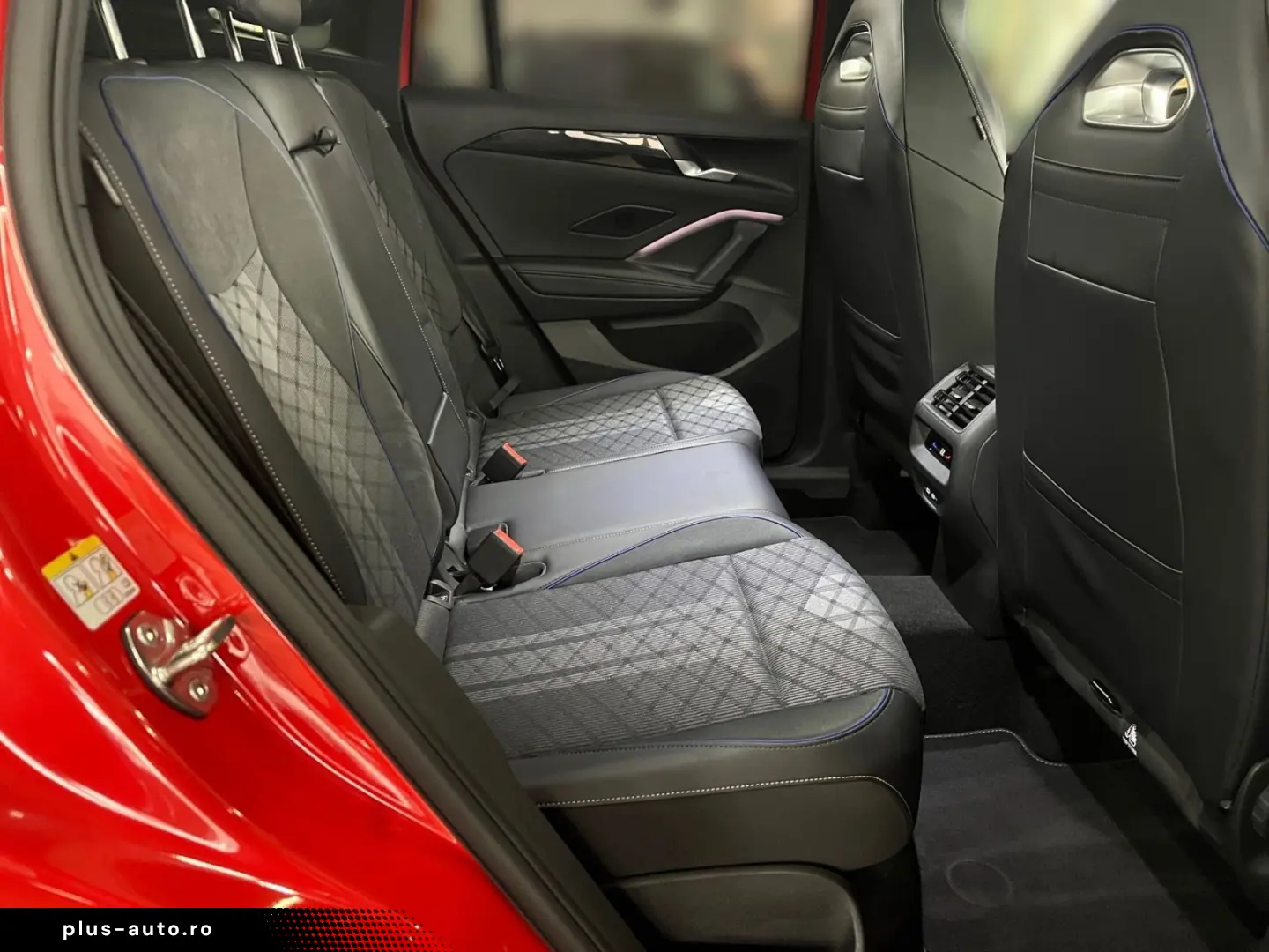 VW Tiguan R-Line TDI DSG Navi AHK PANO RFK
