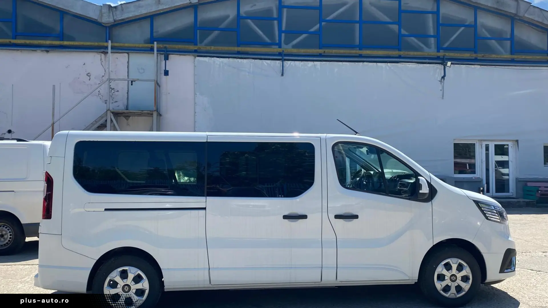 RENAULT TRAFIC L2H1 Blue dCi 110 8 1 ECHIPARE ZEN WAV GSR2C