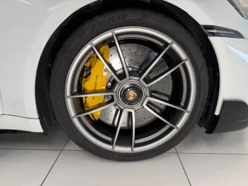 PORSCHE 992 Turbo S Gar.-05 29 Serv. neu