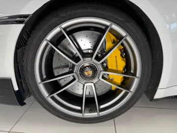 PORSCHE 992 Turbo S Gar.-05 29 Serv. neu