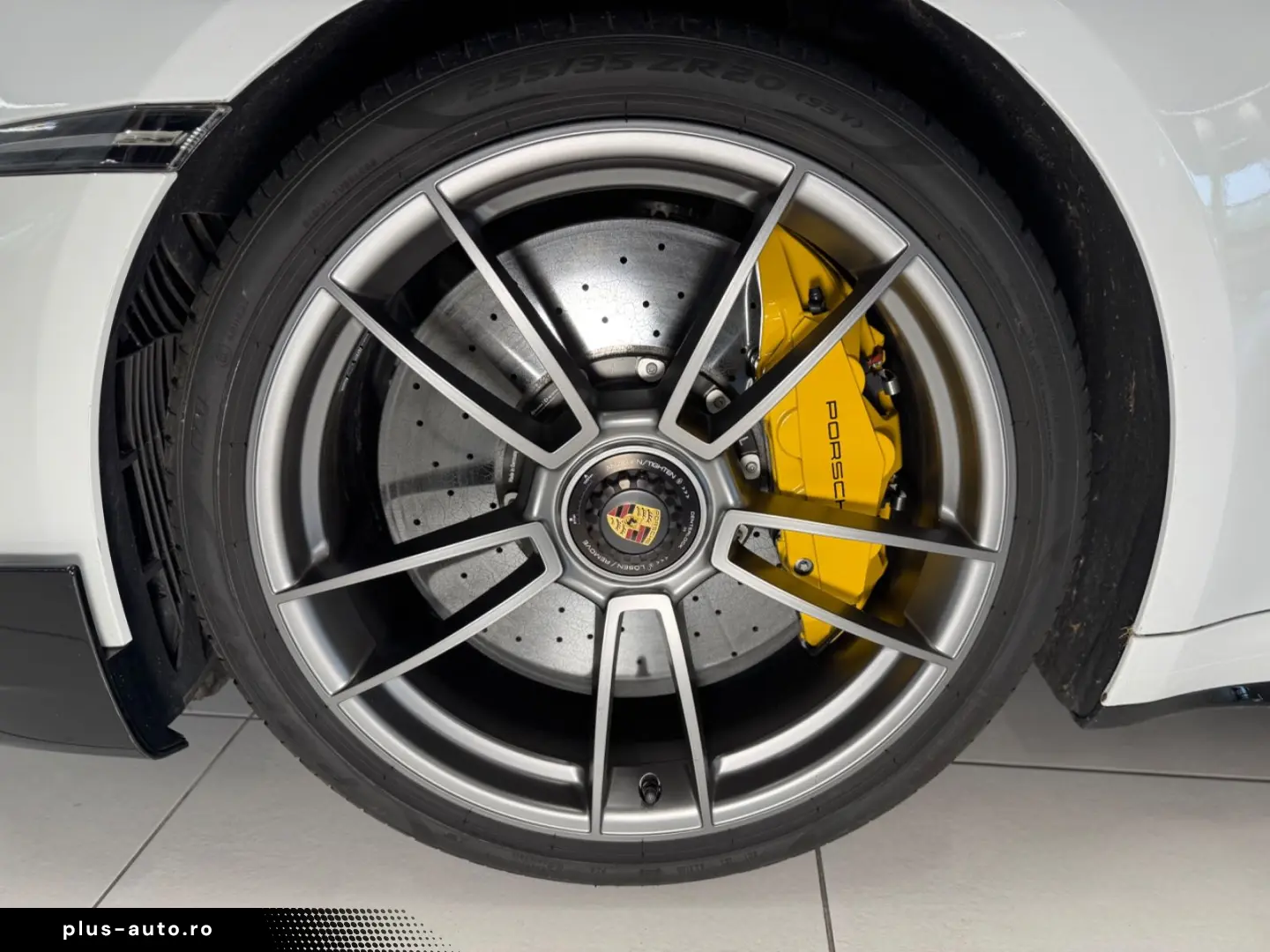 PORSCHE 992 Turbo S Gar.-05 29 Serv. neu