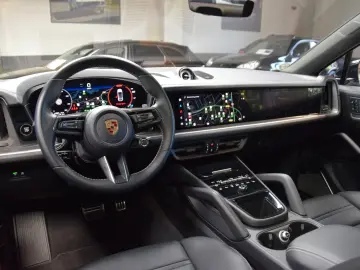PORSCHE Cayenne Coupe Turbo 4.0 V8 E-Hybrid 739ps Voll