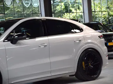 PORSCHE Cayenne Coupe Turbo 4.0 V8 E-Hybrid 739ps Voll