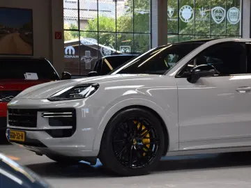 PORSCHE Cayenne Coupe Turbo 4.0 V8 E-Hybrid 739ps Voll