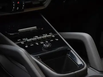 PORSCHE Cayenne Coupe Turbo 4.0 V8 E-Hybrid 739ps Voll