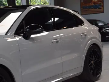 PORSCHE Cayenne Coupe Turbo 4.0 V8 E-Hybrid 739ps Voll