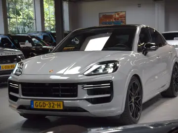 PORSCHE Cayenne Coupe Turbo 4.0 V8 E-Hybrid 739ps Voll