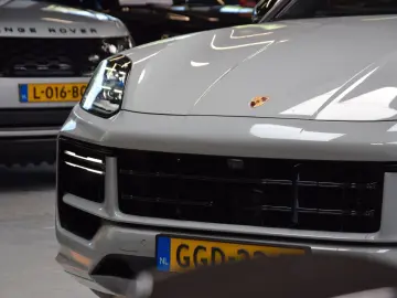 PORSCHE Cayenne Coupe Turbo 4.0 V8 E-Hybrid 739ps Voll