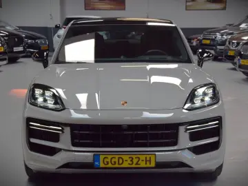 PORSCHE Cayenne Coupe Turbo 4.0 V8 E-Hybrid 739ps Voll