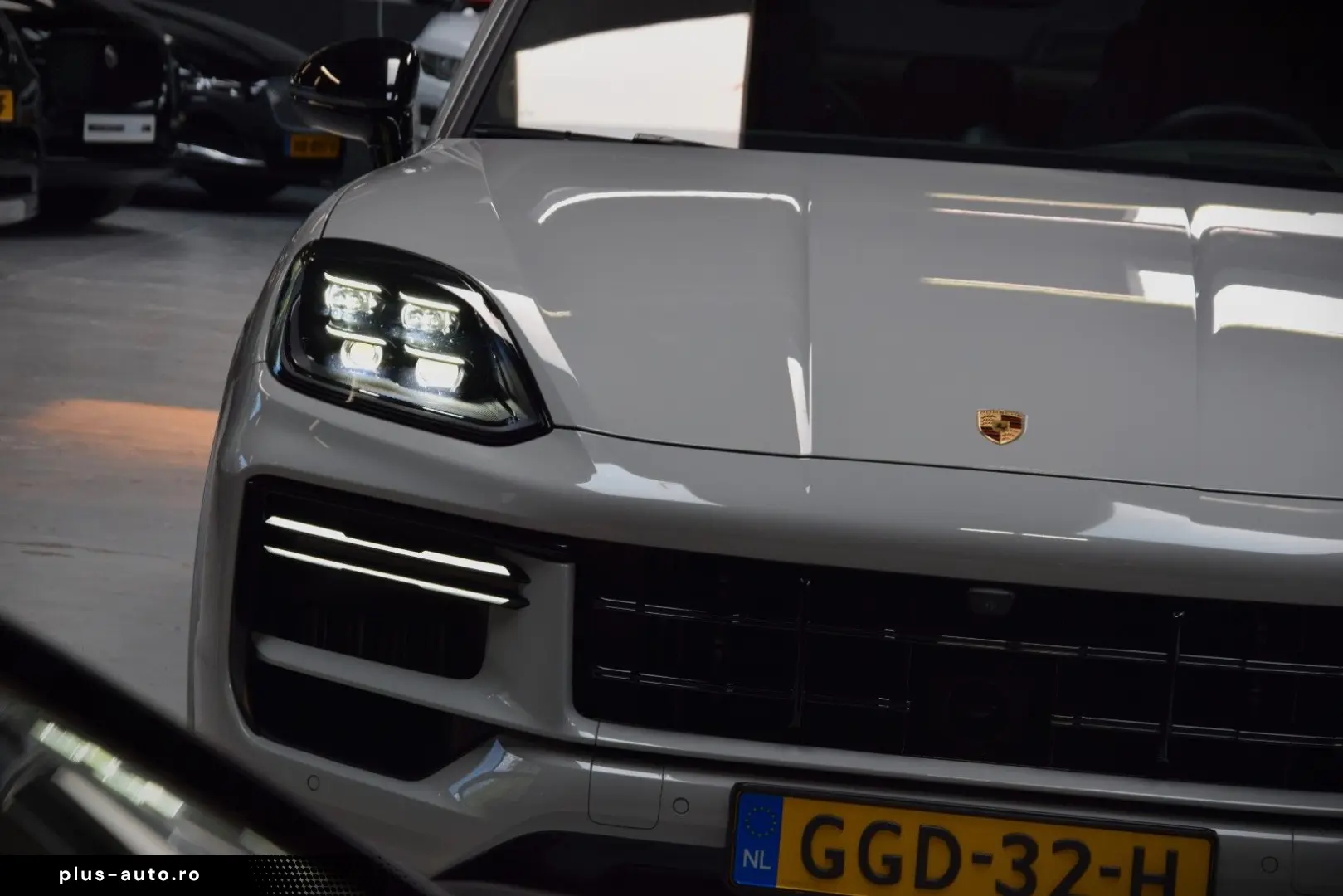 PORSCHE Cayenne Coupe Turbo 4.0 V8 E-Hybrid 739ps Voll
