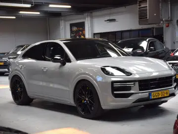 PORSCHE Cayenne Coupe Turbo 4.0 V8 E-Hybrid 739ps Voll