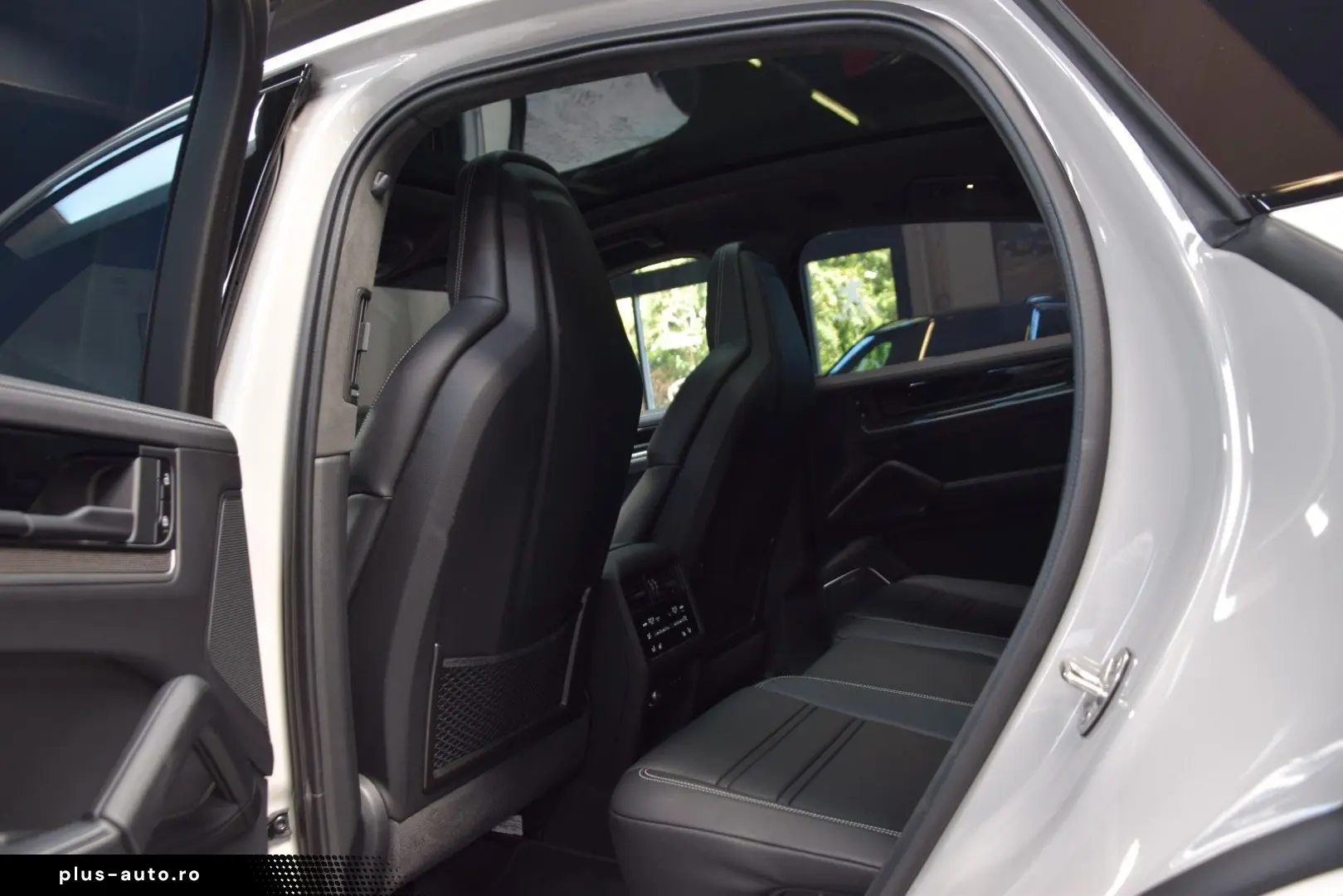 PORSCHE Cayenne Coupe Turbo 4.0 V8 E-Hybrid 739ps Voll