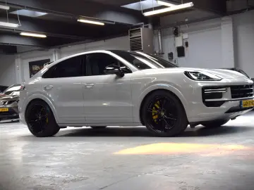 PORSCHE Cayenne Coupe Turbo 4.0 V8 E-Hybrid 739ps Voll