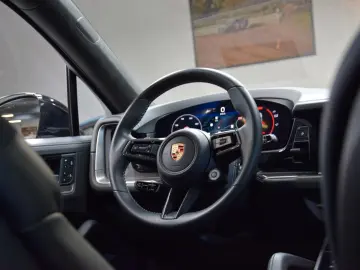 PORSCHE Cayenne Coupe Turbo 4.0 V8 E-Hybrid 739ps Voll