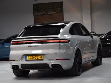 PORSCHE Cayenne Coupe Turbo 4.0 V8 E-Hybrid 739ps Voll