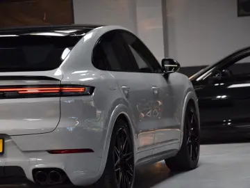 PORSCHE Cayenne Coupe Turbo 4.0 V8 E-Hybrid 739ps Voll