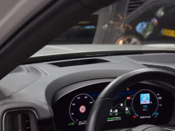 PORSCHE Cayenne Coupe Turbo 4.0 V8 E-Hybrid 739ps Voll