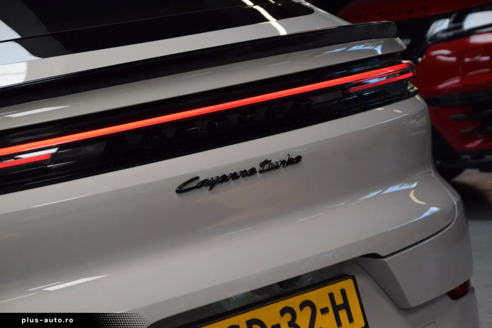 PORSCHE Cayenne Coupe Turbo 4.0 V8 E-Hybrid 739ps Voll