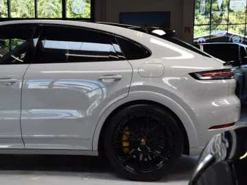 PORSCHE Cayenne Coupe Turbo 4.0 V8 E-Hybrid 739ps Voll