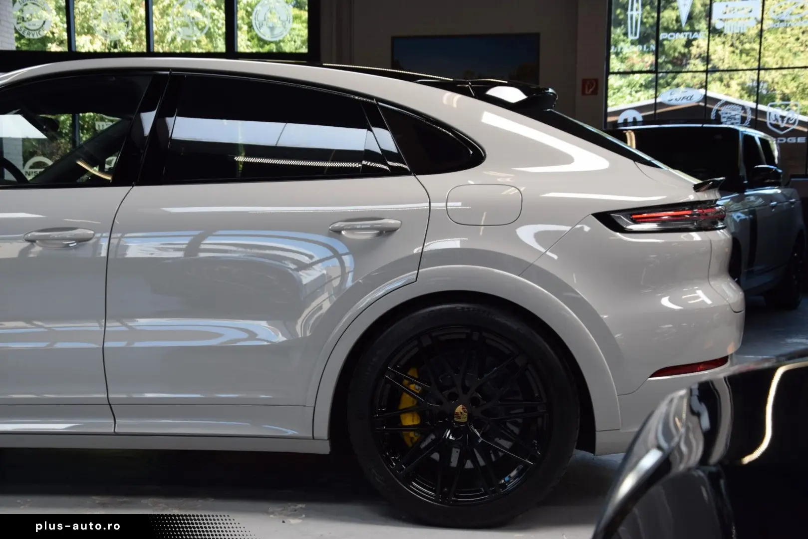 PORSCHE Cayenne Coupe Turbo 4.0 V8 E-Hybrid 739ps Voll
