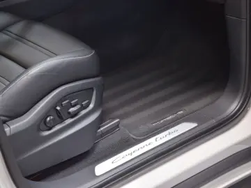 PORSCHE Cayenne Coupe Turbo 4.0 V8 E-Hybrid 739ps Voll